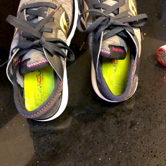 Saucony tennis shoes/sneakers (black & grey) - Picture 5 of 6